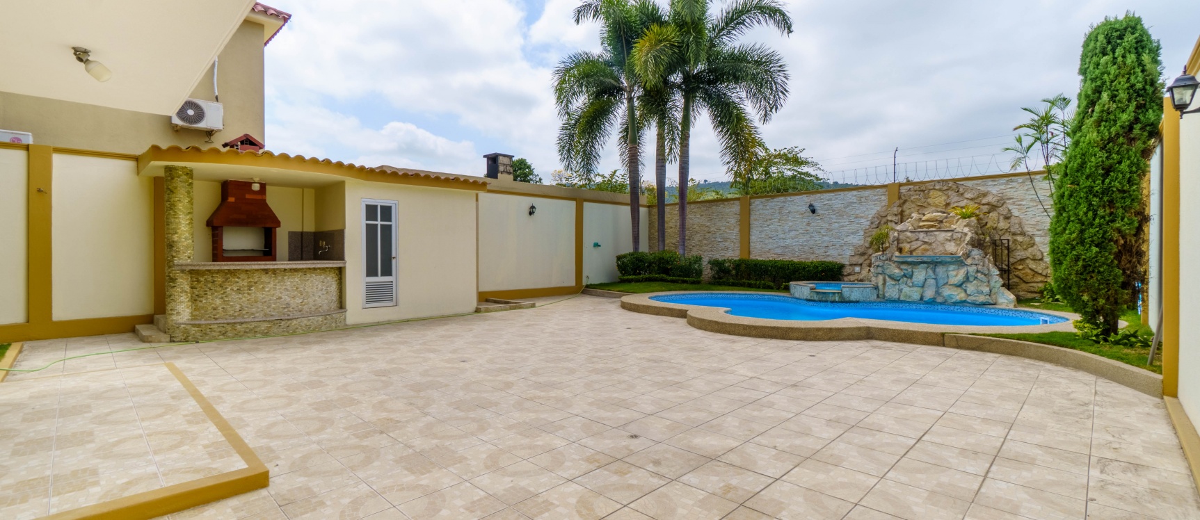 Casa en alquiler urbanización Portal al Sol, vía a la Costa GeoBienes - Casa en alquiler urbanización Portal al Sol, vía a la Costa - Plusvalia Guayaquil Casas de venta y alquiler Inmobiliaria Ecuador