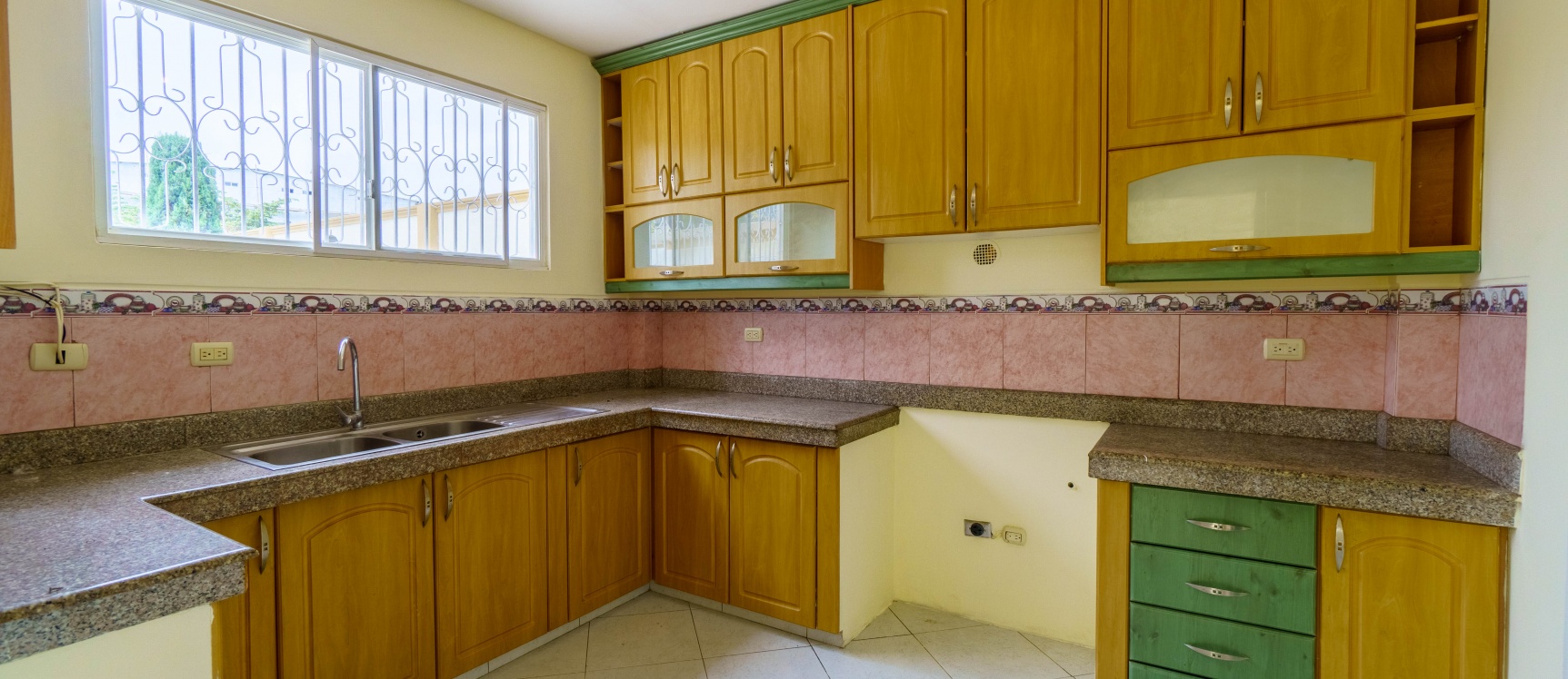 Casa en alquiler urbanización Portal al Sol, vía a la Costa GeoBienes - Casa en alquiler urbanización Portal al Sol, vía a la Costa - Plusvalia Guayaquil Casas de venta y alquiler Inmobiliaria Ecuador