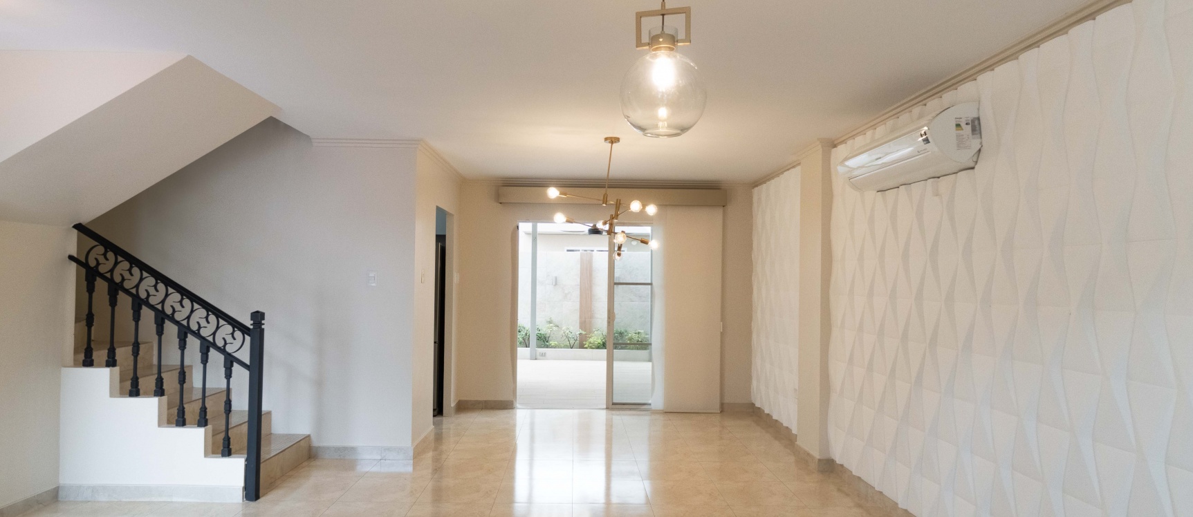 Casa en venta, Casa Laguna, etapa Paradisa, AURORA, Av. Febres Cordero GeoBienes - Casa en venta, Casa Laguna, etapa Paradisa, AURORA, Av. Febres Cordero - Plusvalia Guayaquil Casas de venta y alquiler Inmobiliaria Ecuador