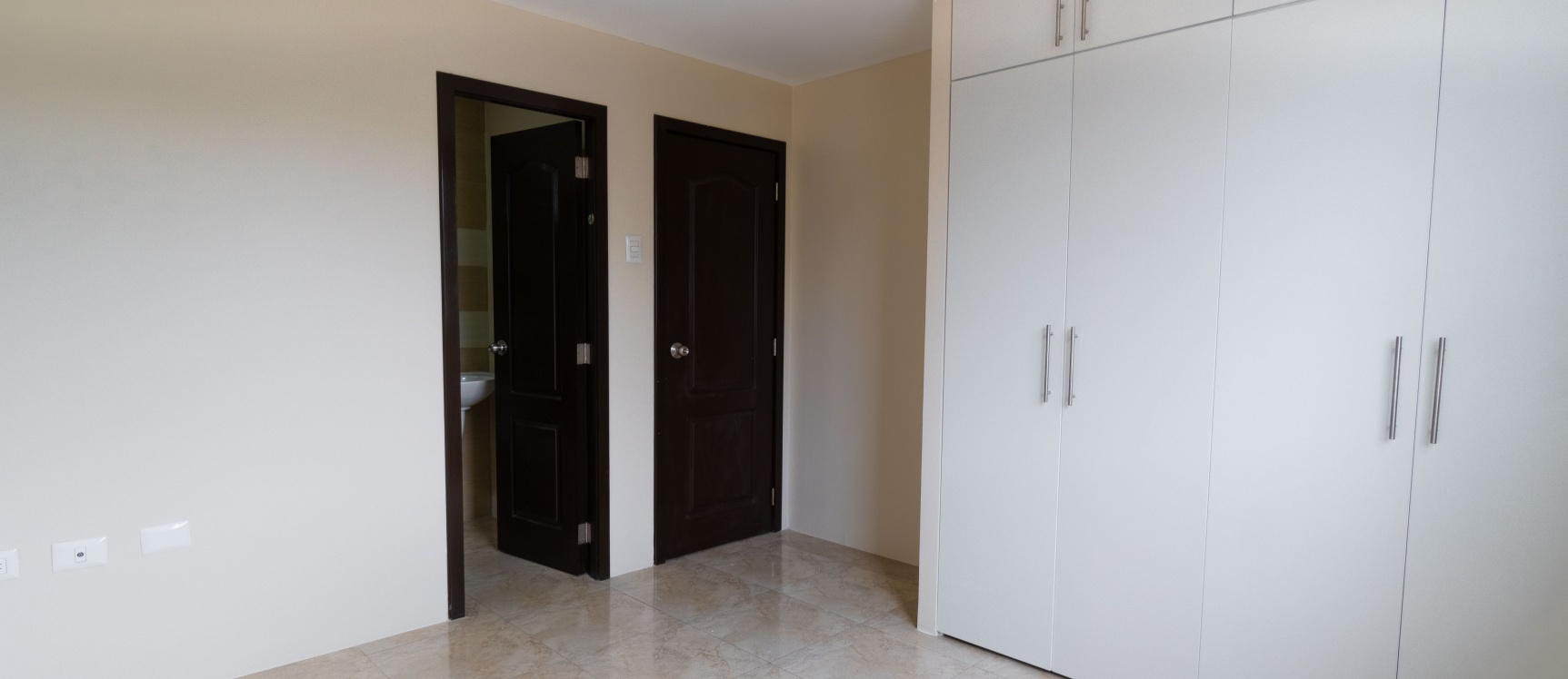 Casa en venta, Casa Laguna, etapa Paradisa, AURORA, Av. Febres Cordero GeoBienes - Casa en venta, Casa Laguna, etapa Paradisa, AURORA, Av. Febres Cordero - Plusvalia Guayaquil Casas de venta y alquiler Inmobiliaria Ecuador