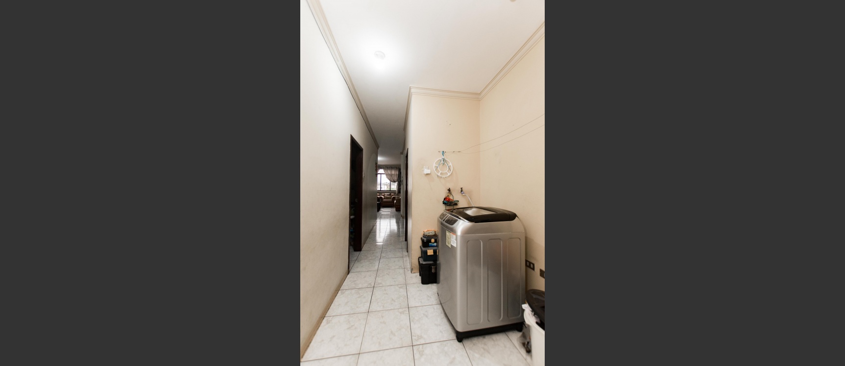 Casa en venta de 3 pisos y 3 departamentos ubicada en Guayacanes. GeoBienes - Casa en venta de 3 pisos y 3 departamentos ubicada en Guayacanes. - Plusvalia Guayaquil Casas de venta y alquiler Inmobiliaria Ecuador