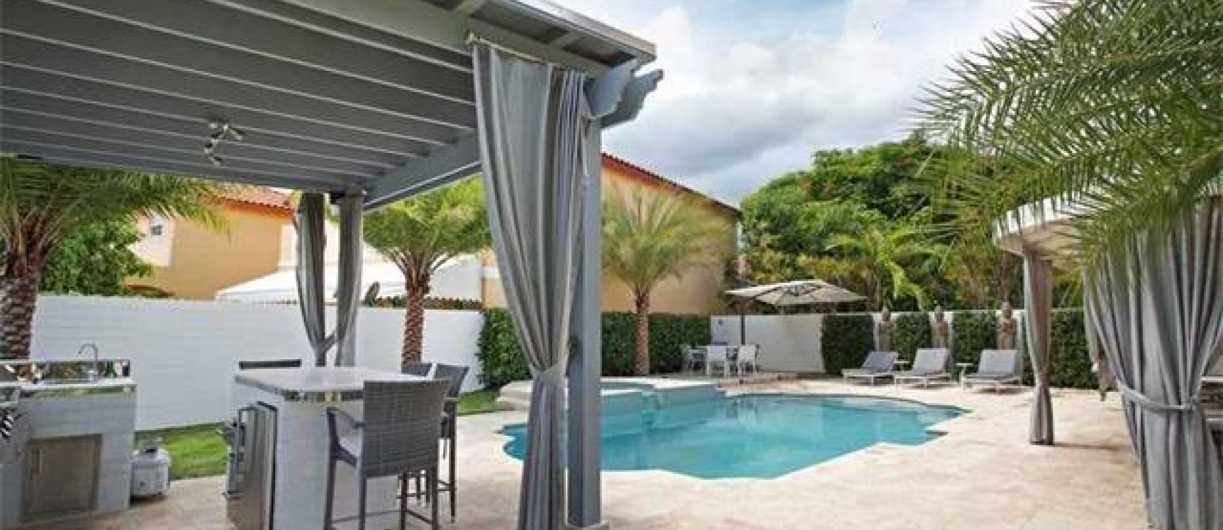 Doral Park-MIAMI GeoBienes - Casa en venta en Doral Park - Miami Florida - Plusvalia Guayaquil Casas de venta y alquiler Inmobiliaria Ecuador