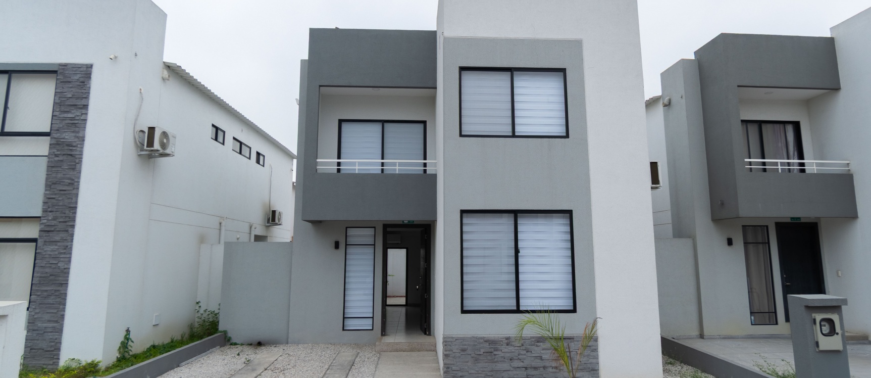 GeoBienes - Casa en venta en La Joya etapa Aquamarina, vía Daule - Plusvalia Guayaquil Casas de venta y alquiler Inmobiliaria Ecuador