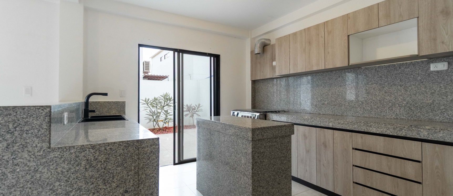 GeoBienes - Casa en venta en La Joya etapa Aquamarina, vía Daule - Plusvalia Guayaquil Casas de venta y alquiler Inmobiliaria Ecuador