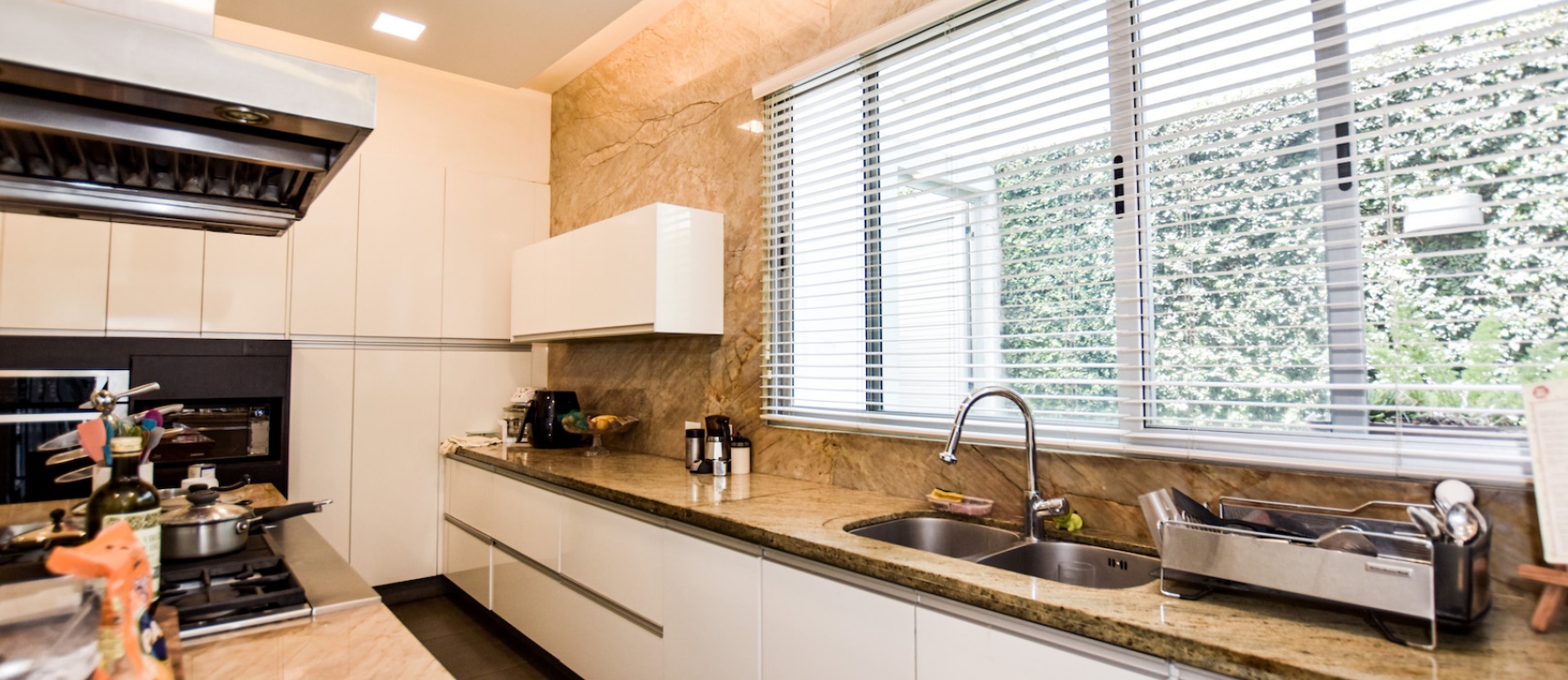 Casa en venta en la Urbanización Castelago, Vía Samborondón GeoBienes - Casa en venta en la Urbanización Castelago, Vía Samborondón - Plusvalia Guayaquil Casas de venta y alquiler Inmobiliaria Ecuador