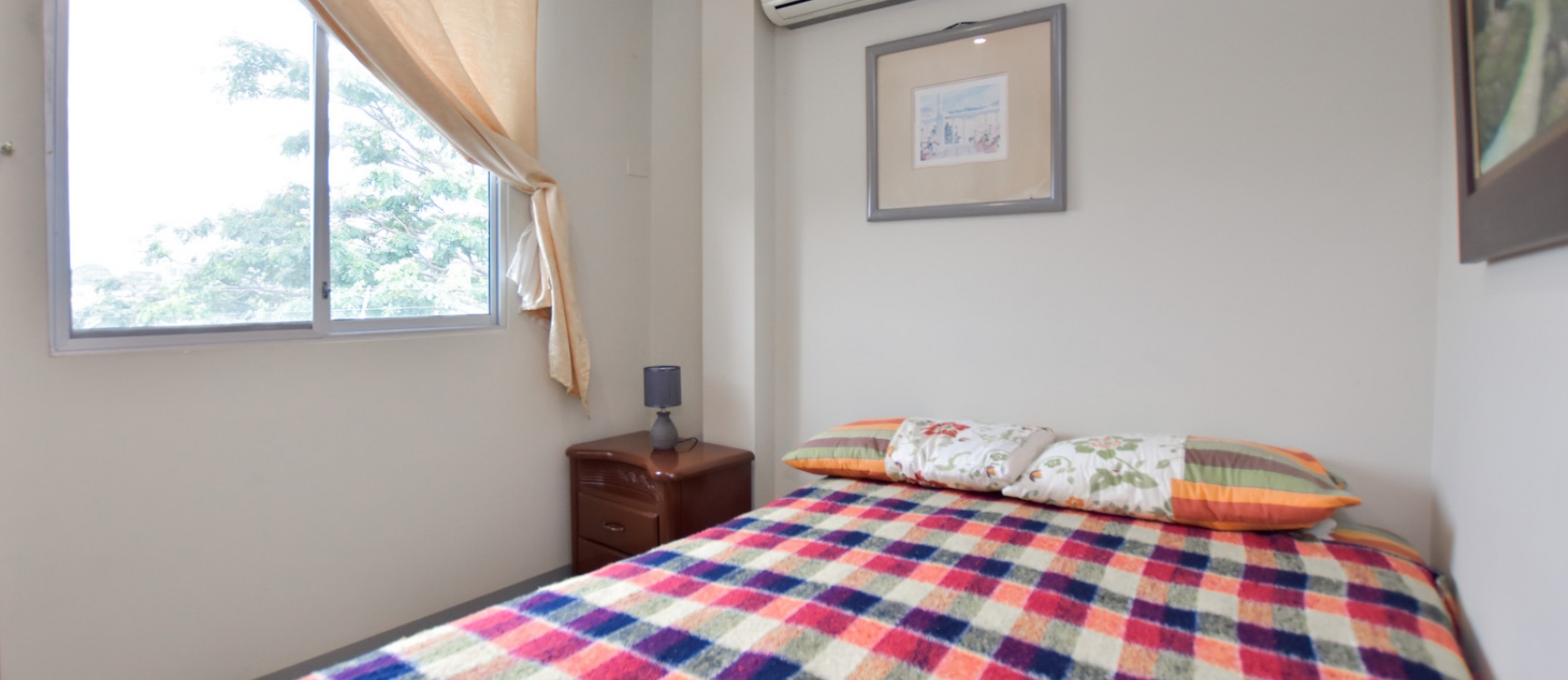 Casa en venta en la Urbanización Castilla, Vía Samorondón GeoBienes - Casa en venta en la Urbanización Castilla, Vía Samorondón - Plusvalia Guayaquil Casas de venta y alquiler Inmobiliaria Ecuador