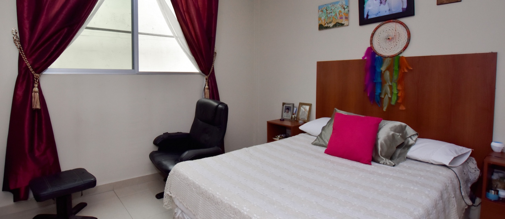 Casa en venta en la Urbanización Castilla, Vía Samorondón GeoBienes - Casa en venta en la Urbanización Castilla, Vía Samorondón - Plusvalia Guayaquil Casas de venta y alquiler Inmobiliaria Ecuador