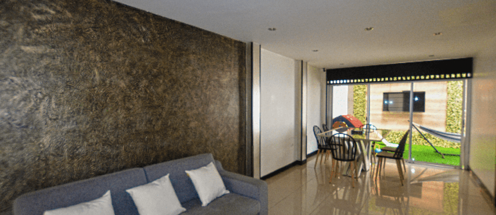 Casa en venta en la Urbanización Castilla, Vía Samorondón GeoBienes - Casa en venta en la Urbanización Castilla, Vía Samorondón - Plusvalia Guayaquil Casas de venta y alquiler Inmobiliaria Ecuador