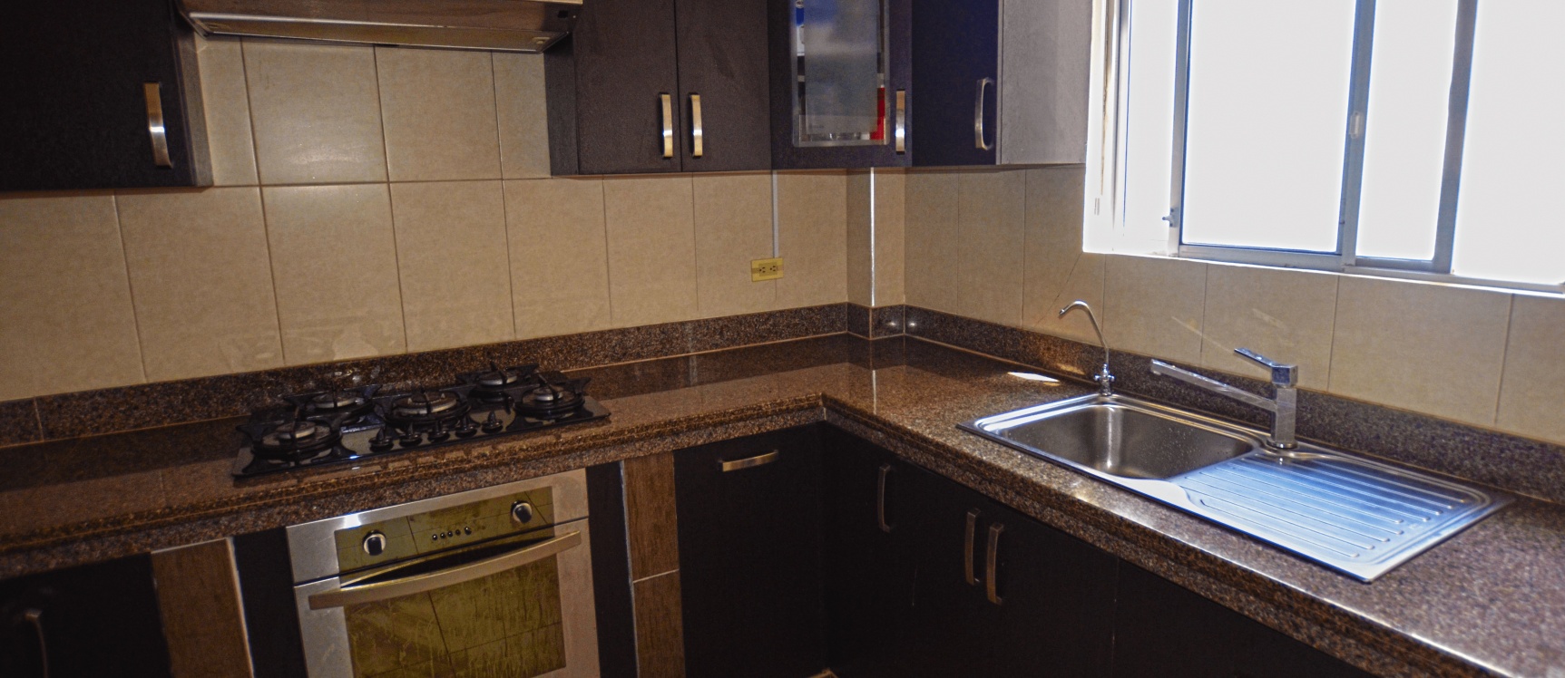 Casa en venta en la Urbanización Castilla, Vía Samorondón GeoBienes - Casa en venta en la Urbanización Castilla, Vía Samorondón - Plusvalia Guayaquil Casas de venta y alquiler Inmobiliaria Ecuador