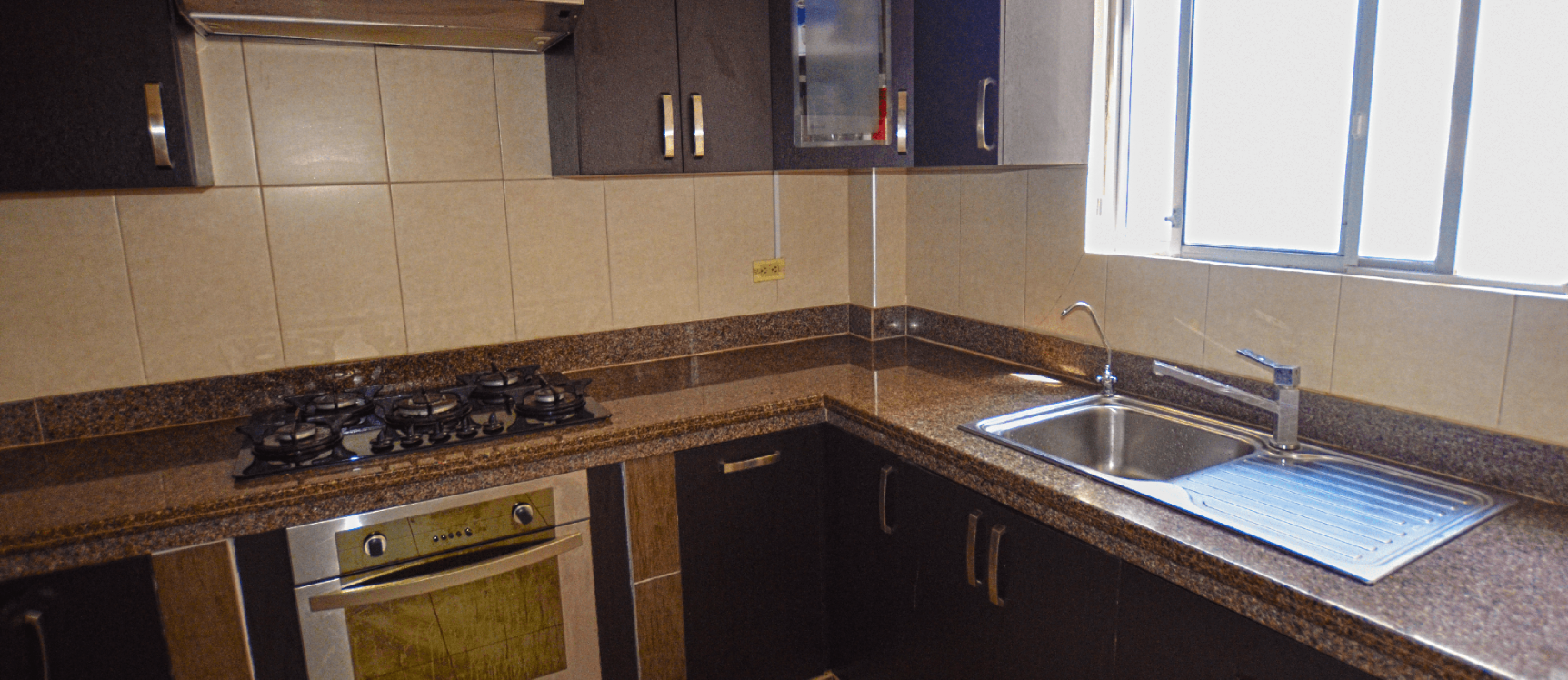 Casa en venta en la Urbanización Castilla, Vía Samorondón GeoBienes - Casa en venta en la Urbanización Castilla, Vía Samorondón - Plusvalia Guayaquil Casas de venta y alquiler Inmobiliaria Ecuador