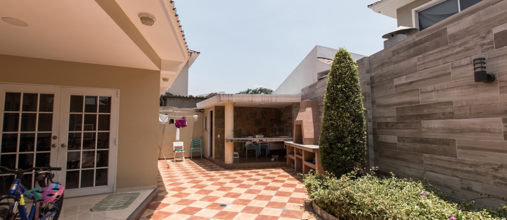 Casa en venta en la Urbanización Estancia del Rio, Vía Samborondón GeoBienes - Casa en venta en la Urbanización Estancia del Rio, Vía Samborondón - Plusvalia Guayaquil Casas de venta y alquiler Inmobiliaria Ecuador