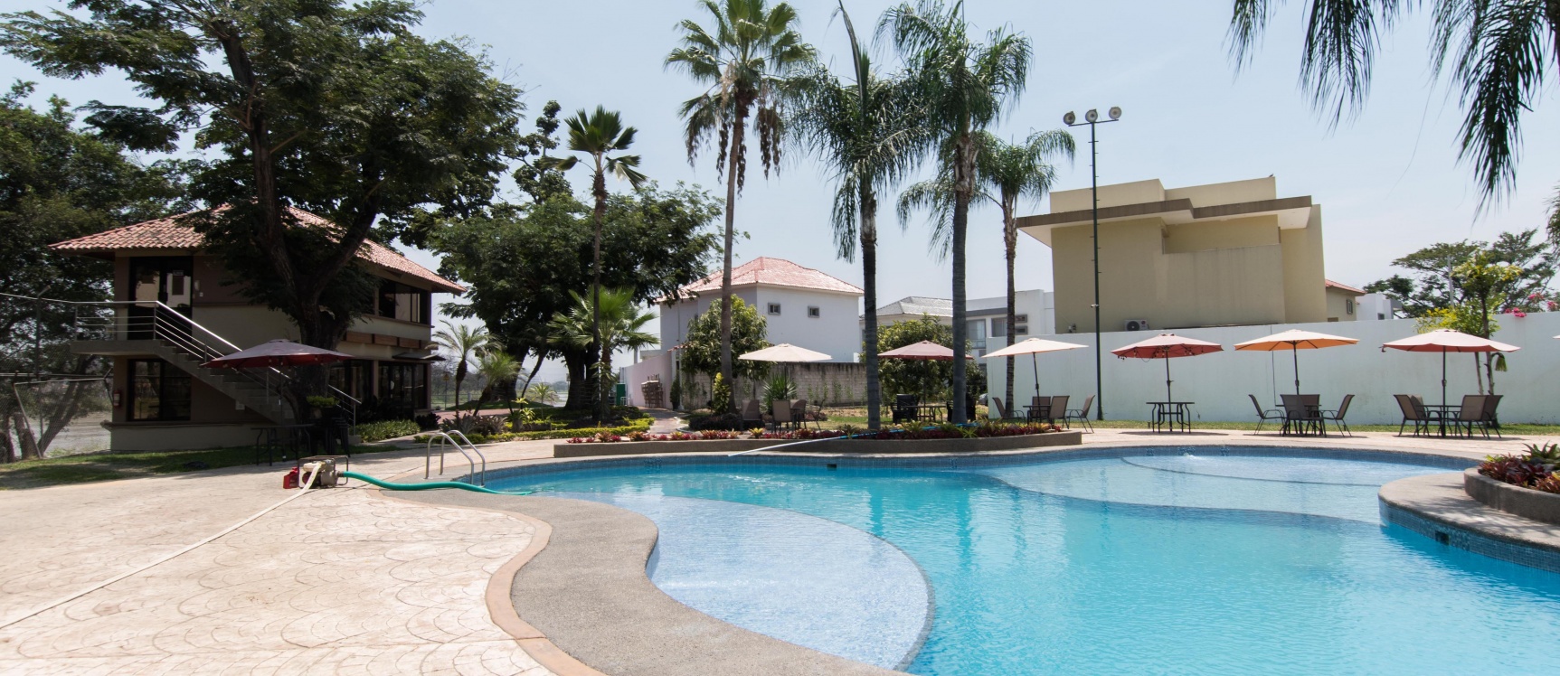 Casa en venta en la Urbanización Estancia del Rio, Vía Samborondón GeoBienes - Casa en venta en la Urbanización Estancia del Rio, Vía Samborondón - Plusvalia Guayaquil Casas de venta y alquiler Inmobiliaria Ecuador