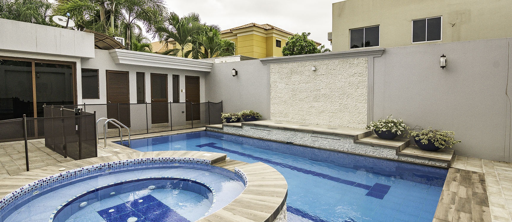 Casa en venta en la Urbanización Terrasol, Vía a Samborondón GeoBienes - Casa en venta en la Urbanización Terrasol, Vía a Samborondón - Plusvalia Guayaquil Casas de venta y alquiler Inmobiliaria Ecuador