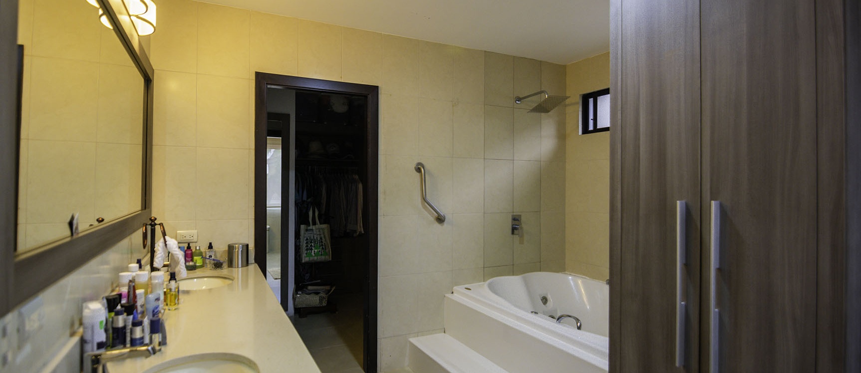 Casa en venta en la Urbanización Terrasol, Vía a Samborondón GeoBienes - Casa en venta en la Urbanización Terrasol, Vía a Samborondón - Plusvalia Guayaquil Casas de venta y alquiler Inmobiliaria Ecuador