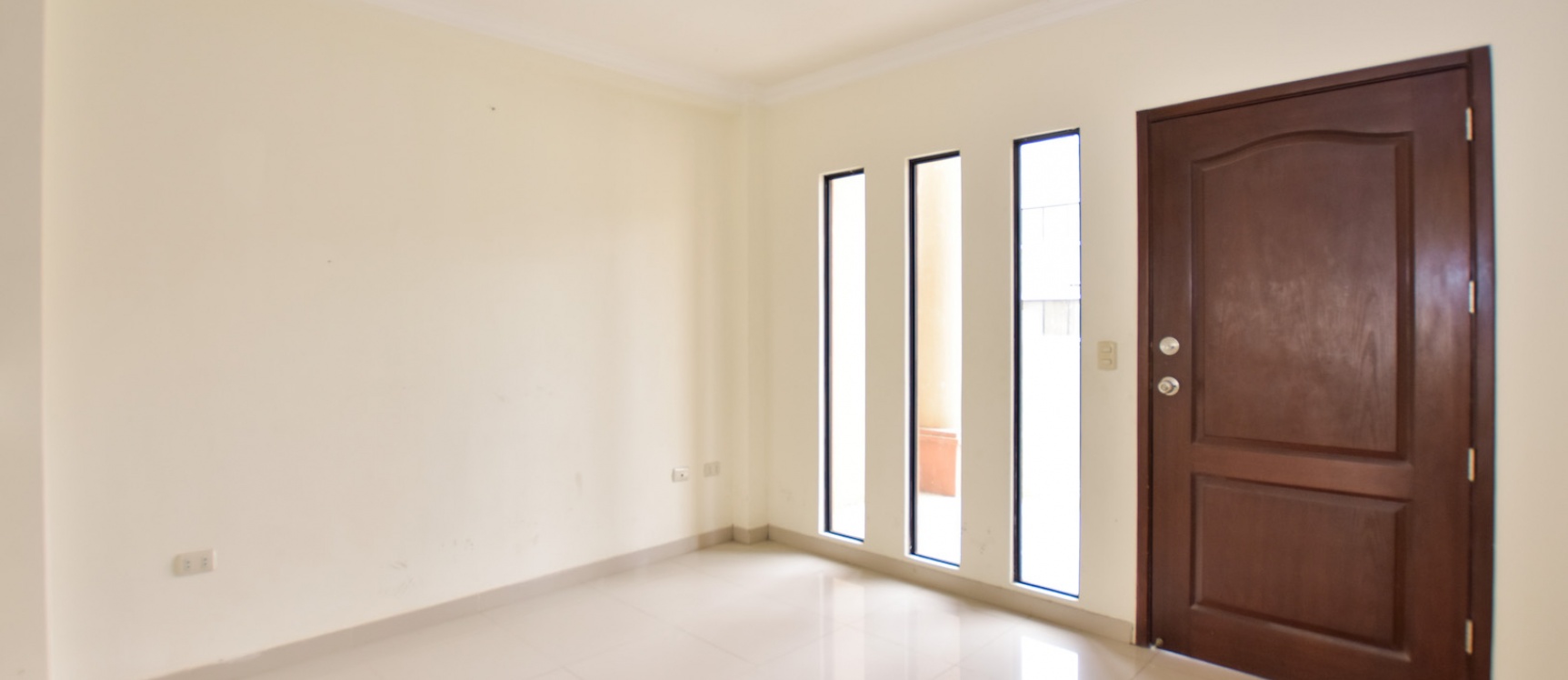 Casa en venta en la Urbanización Villa Club, Vía a Daule GeoBienes - Casa en venta en la Urbanización Villa Club, Vía a Daule - Plusvalia Guayaquil Casas de venta y alquiler Inmobiliaria Ecuador
