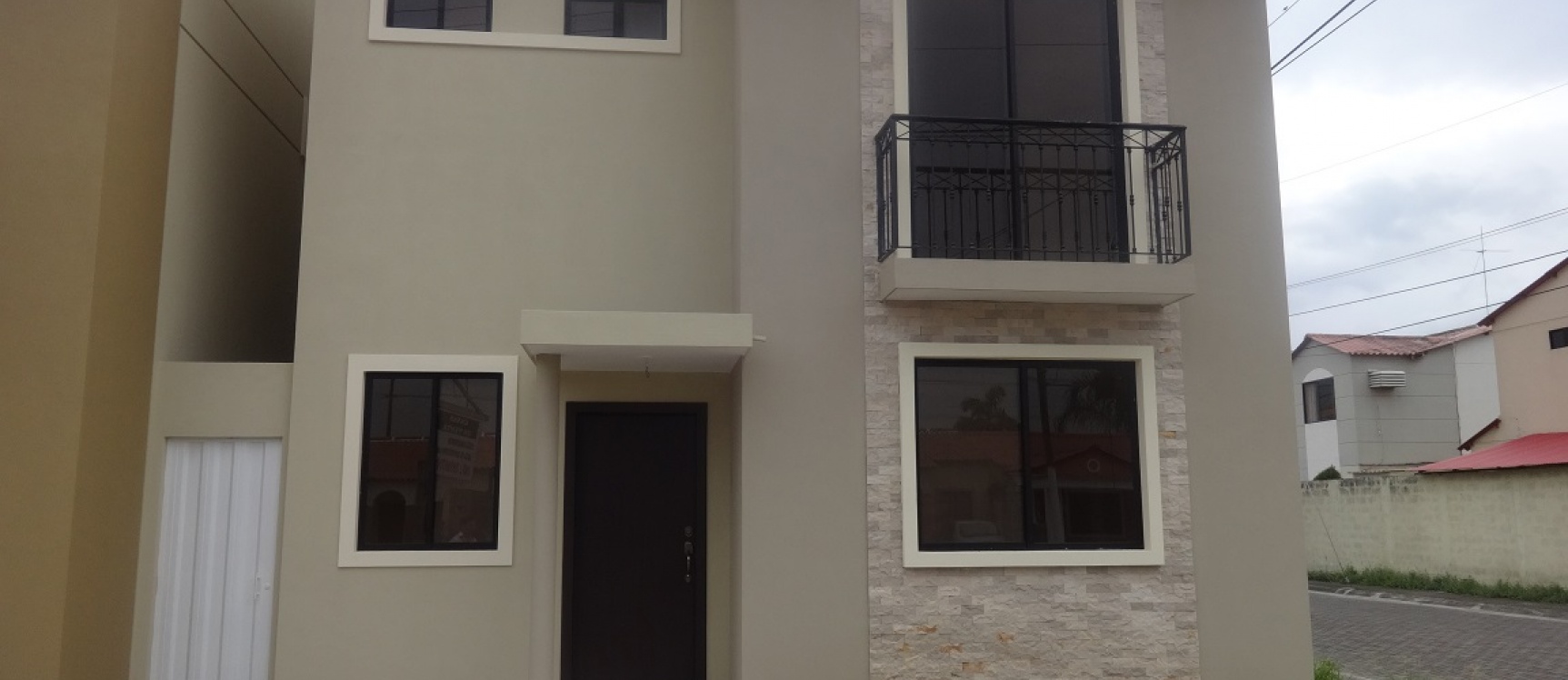 Vendo casa en Villa club etapa AURA, modelo exclusivo GeoBienes - Casa en venta en la Villa Club etapa AURA via Samborondón - Plusvalia Guayaquil Casas de venta y alquiler Inmobiliaria Ecuador