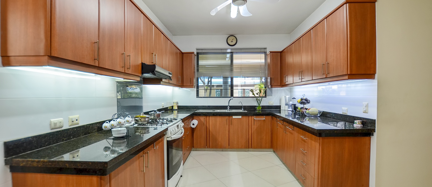 Casa en venta en Lago Sol sector vía a Samborondón GeoBienes - Casa en venta en Lago Sol sector vía a Samborondón - Plusvalia Guayaquil Casas de venta y alquiler Inmobiliaria Ecuador