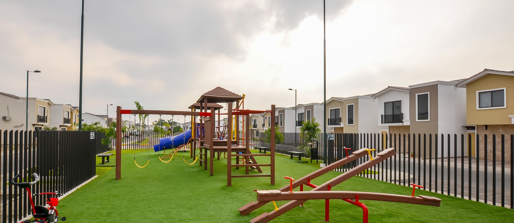 Casa en venta en Mallorca Village sector vía a Samborondón GeoBienes - Casa en venta en Mallorca Village sector vía a Samborondón - Plusvalia Guayaquil Casas de venta y alquiler Inmobiliaria Ecuador