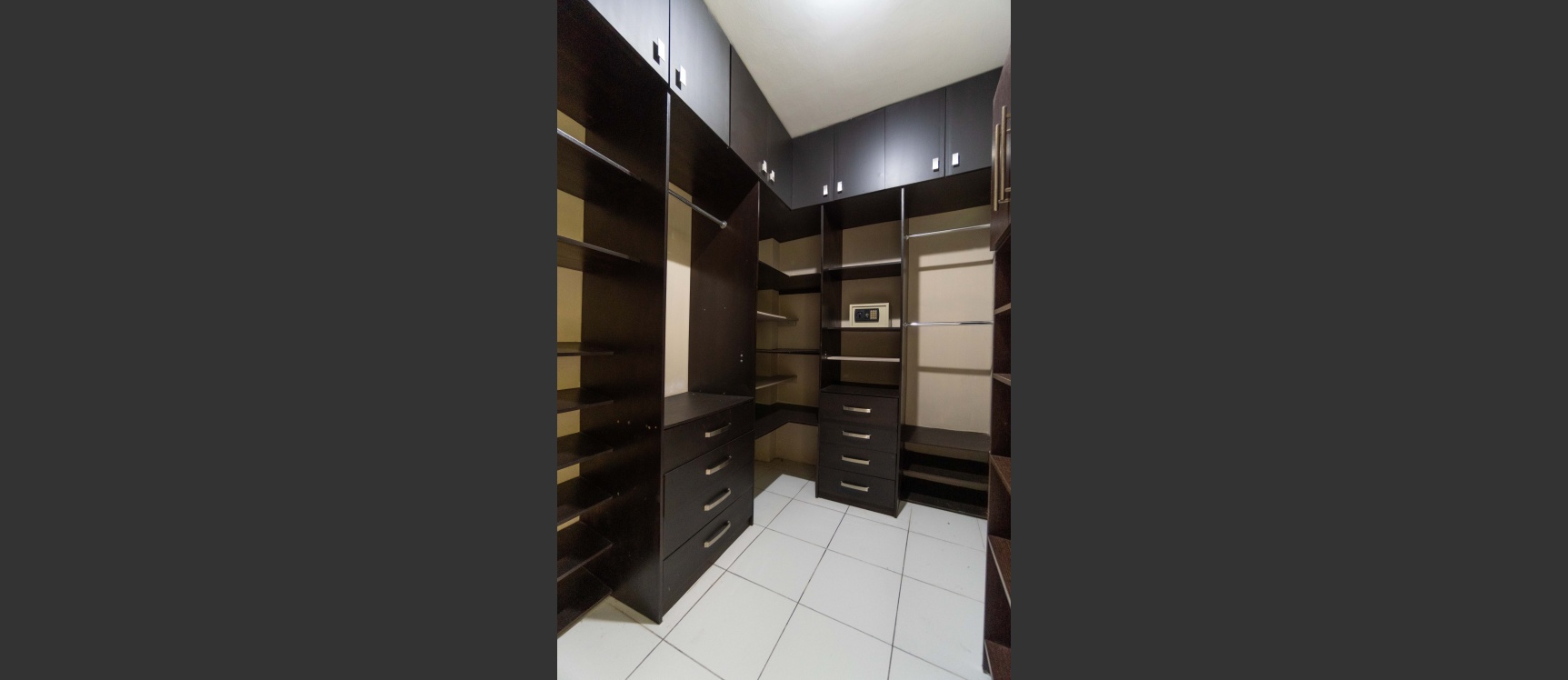 Casa en venta en Ubranización Goleta Alcance, Guayaquil GeoBienes - Casa en venta en Ubranización Goleta Alcance, Guayaquil - Plusvalia Guayaquil Casas de venta y alquiler Inmobiliaria Ecuador