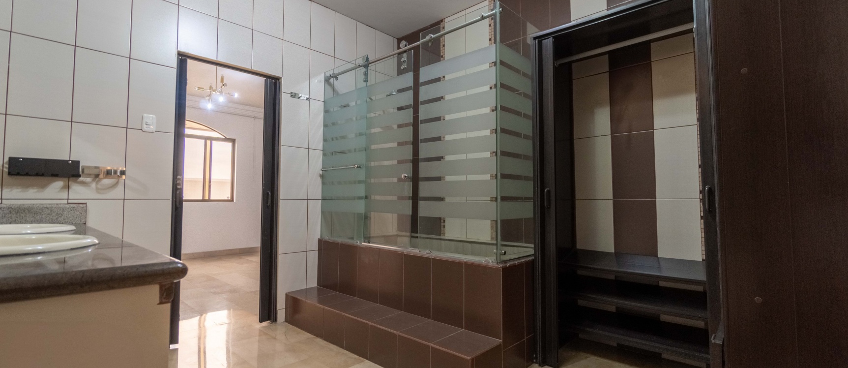 Casa en venta en Ubranización Goleta Alcance, Guayaquil GeoBienes - Casa en venta en Ubranización Goleta Alcance, Guayaquil - Plusvalia Guayaquil Casas de venta y alquiler Inmobiliaria Ecuador