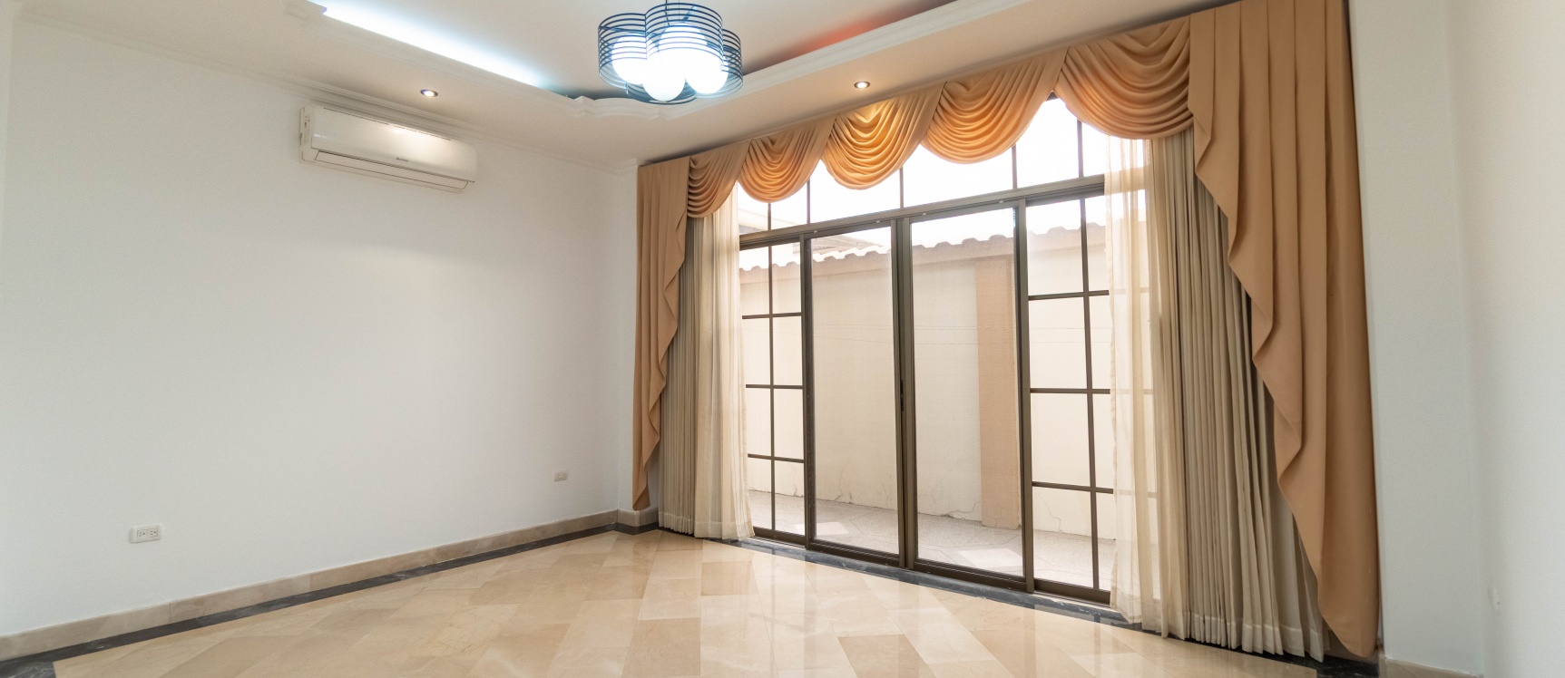 Casa en venta en Ubranización Goleta Alcance, Guayaquil GeoBienes - Casa en venta en Ubranización Goleta Alcance, Guayaquil - Plusvalia Guayaquil Casas de venta y alquiler Inmobiliaria Ecuador