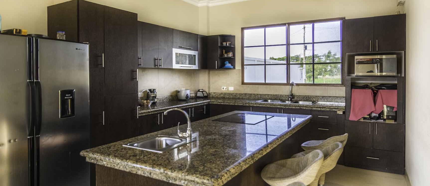 Casa en venta en Urb. El Cortijo vía a Samborondón GeoBienes - Casa en venta en Urb. El Cortijo vía a Samborondón - Plusvalia Guayaquil Casas de venta y alquiler Inmobiliaria Ecuador