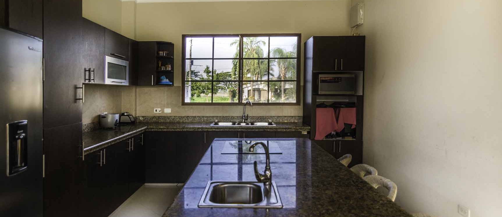 Casa en venta en Urb. El Cortijo vía a Samborondón GeoBienes - Casa en venta en Urb. El Cortijo vía a Samborondón - Plusvalia Guayaquil Casas de venta y alquiler Inmobiliaria Ecuador