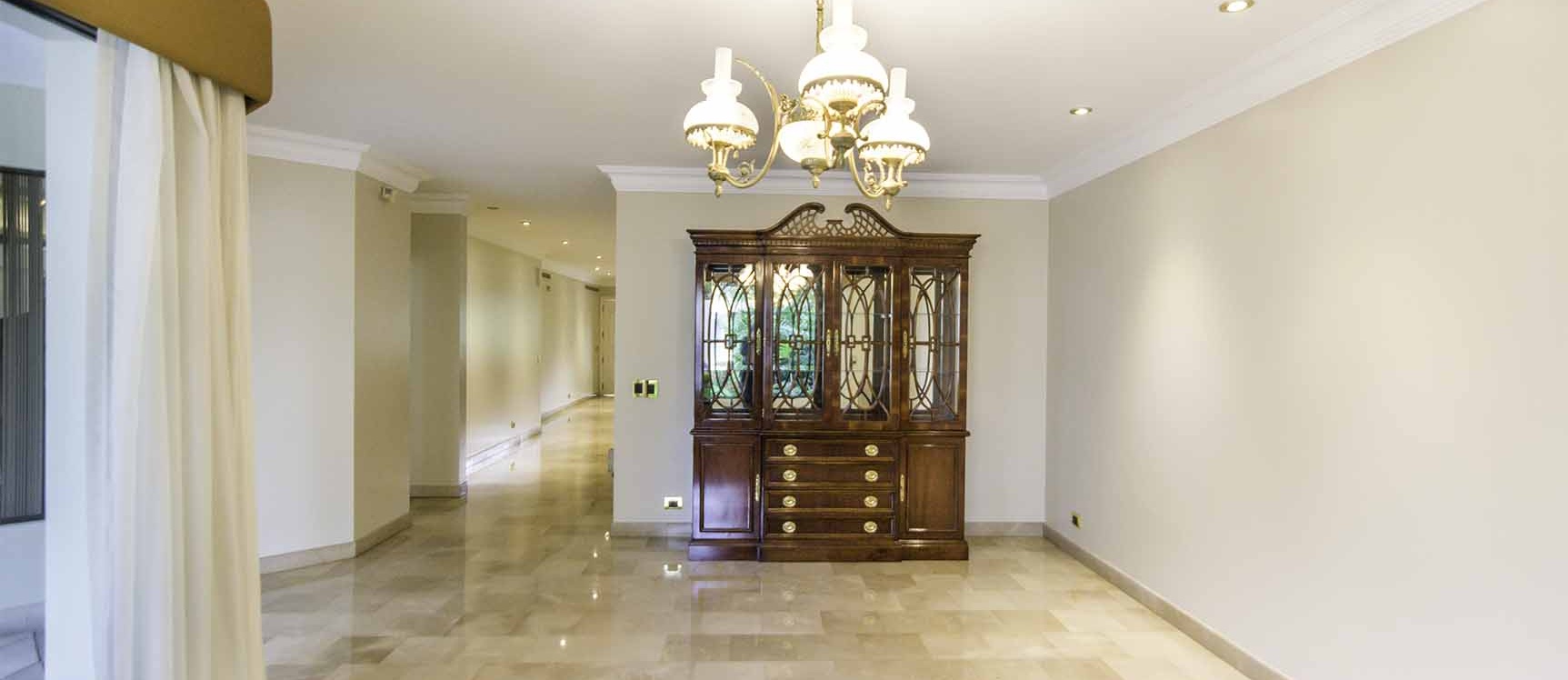 Casa en Venta en Urb. Río Grande, Vía a Samborondón GeoBienes - Casa en Venta en Urb. Río Grande, Vía a Samborondón - Plusvalia Guayaquil Casas de venta y alquiler Inmobiliaria Ecuador