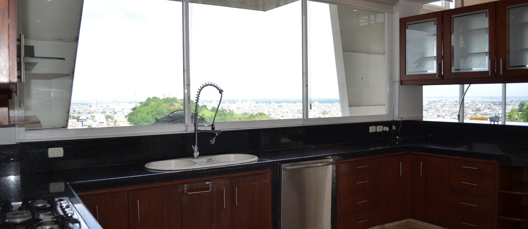 Casa en venta en urbanización Bellavista sector centro sur GeoBienes - Casa en venta en urbanización Bellavista sector centro sur - Plusvalia Guayaquil Casas de venta y alquiler Inmobiliaria Ecuador