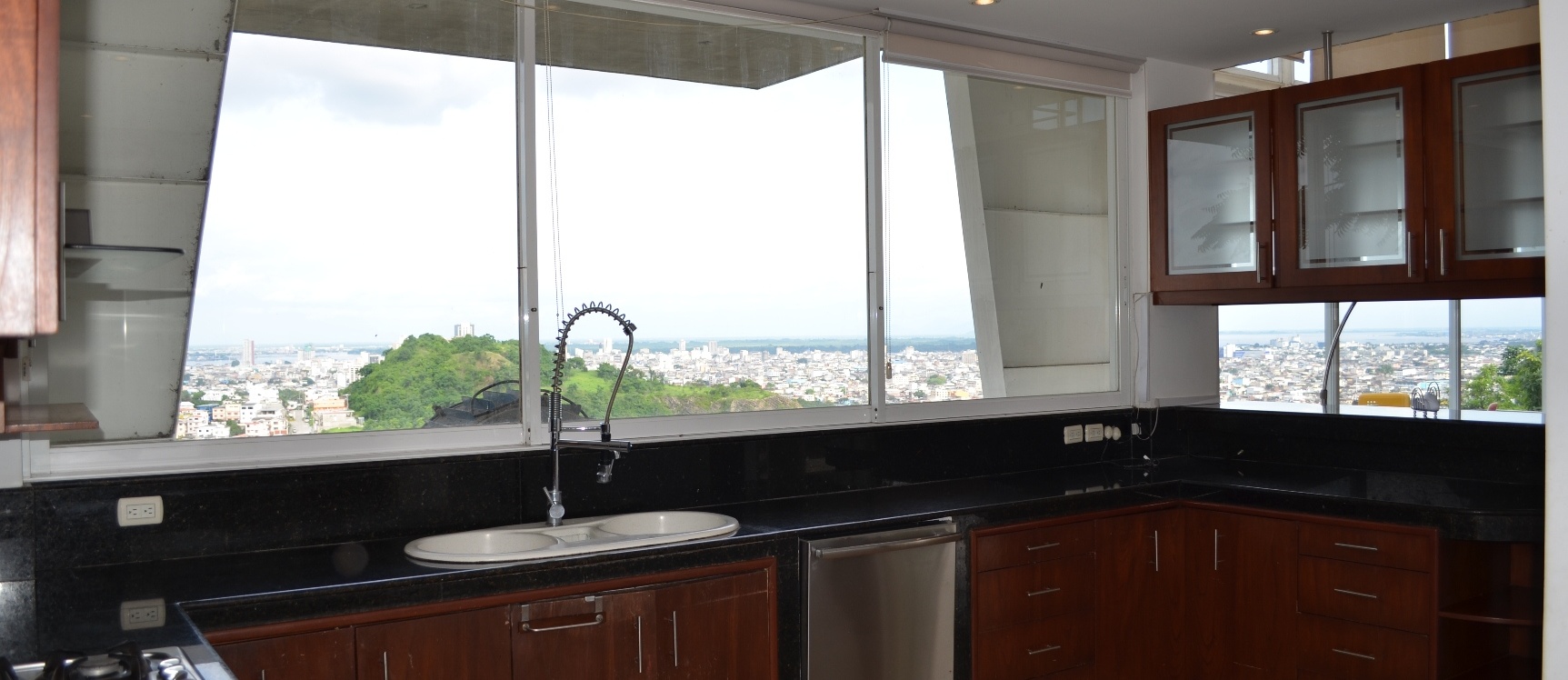 Casa en venta en urbanización Bellavista sector centro sur GeoBienes - Casa en venta en urbanización Bellavista sector centro sur - Plusvalia Guayaquil Casas de venta y alquiler Inmobiliaria Ecuador
