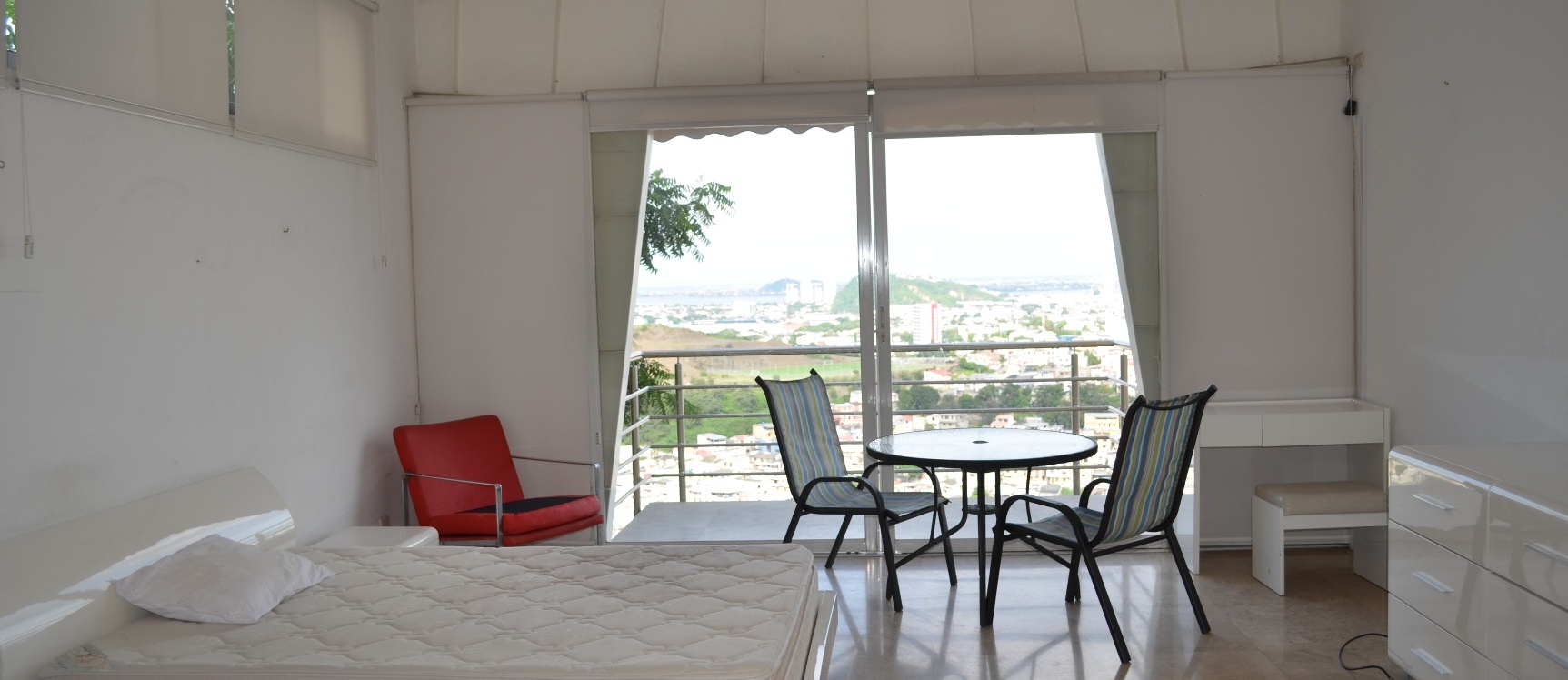 Casa en venta en urbanización Bellavista sector centro sur GeoBienes - Casa en venta en urbanización Bellavista sector centro sur - Plusvalia Guayaquil Casas de venta y alquiler Inmobiliaria Ecuador
