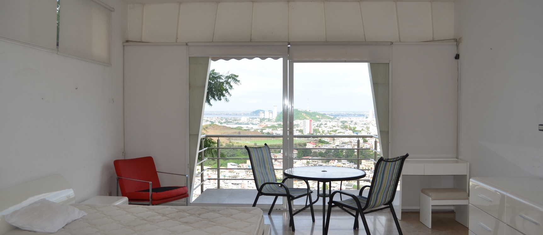 GeoBienes - Casa en venta en urbanización Bellavista sector centro sur   - Plusvalia Guayaquil Casas de venta y alquiler Inmobiliaria Ecuador