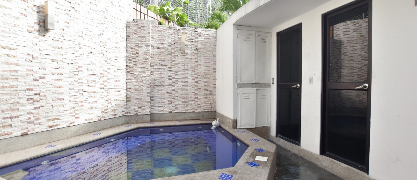 Casa en venta en urbanización Bouganville GeoBienes - Casa en venta en Vía Samborondón km 2.5 - Urb. Bouganville - Plusvalia Guayaquil Casas de venta y alquiler Inmobiliaria Ecuador