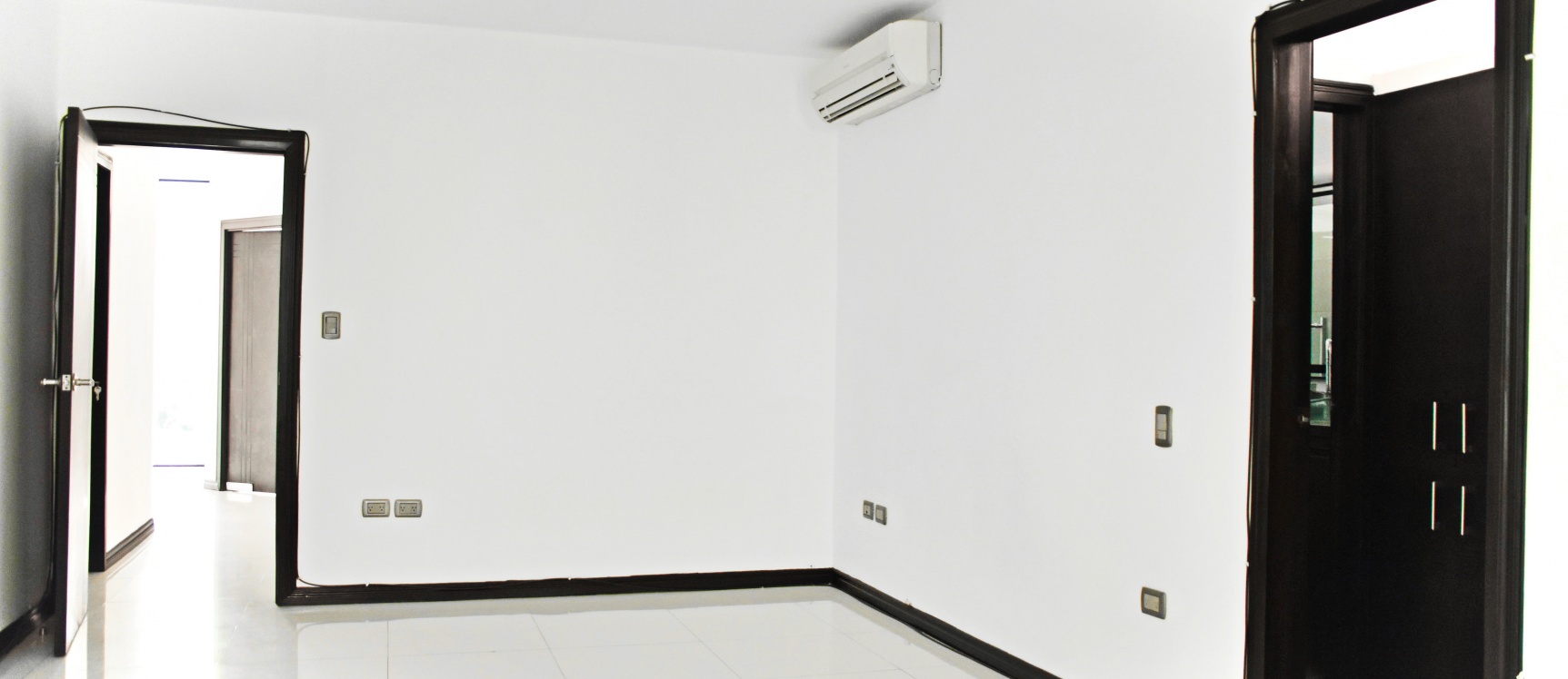 Casa en venta en urbanización Bouganville GeoBienes - Casa en venta en Vía Samborondón km 2.5 - Urb. Bouganville - Plusvalia Guayaquil Casas de venta y alquiler Inmobiliaria Ecuador