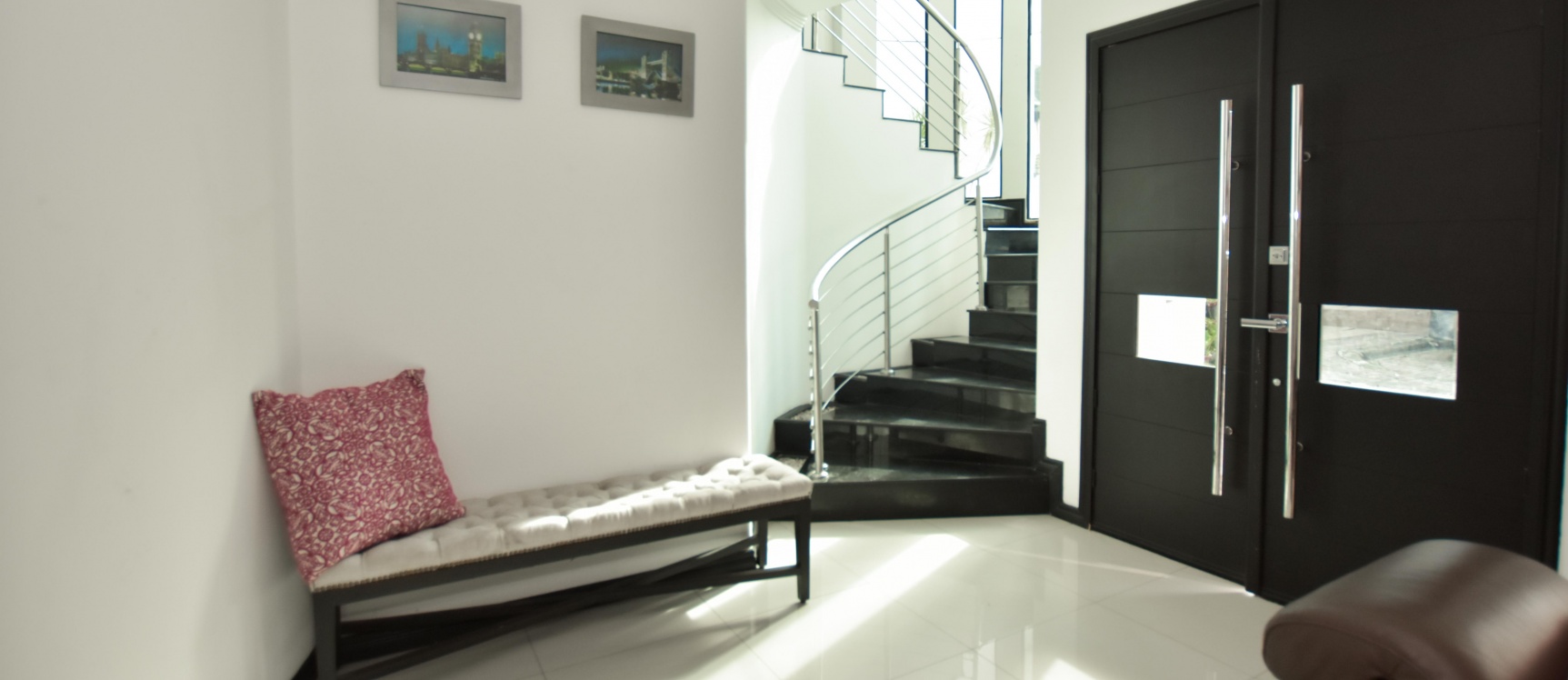 Casa en venta en urbanización Bouganville GeoBienes - Casa en venta en Vía Samborondón km 2.5 - Urb. Bouganville - Plusvalia Guayaquil Casas de venta y alquiler Inmobiliaria Ecuador