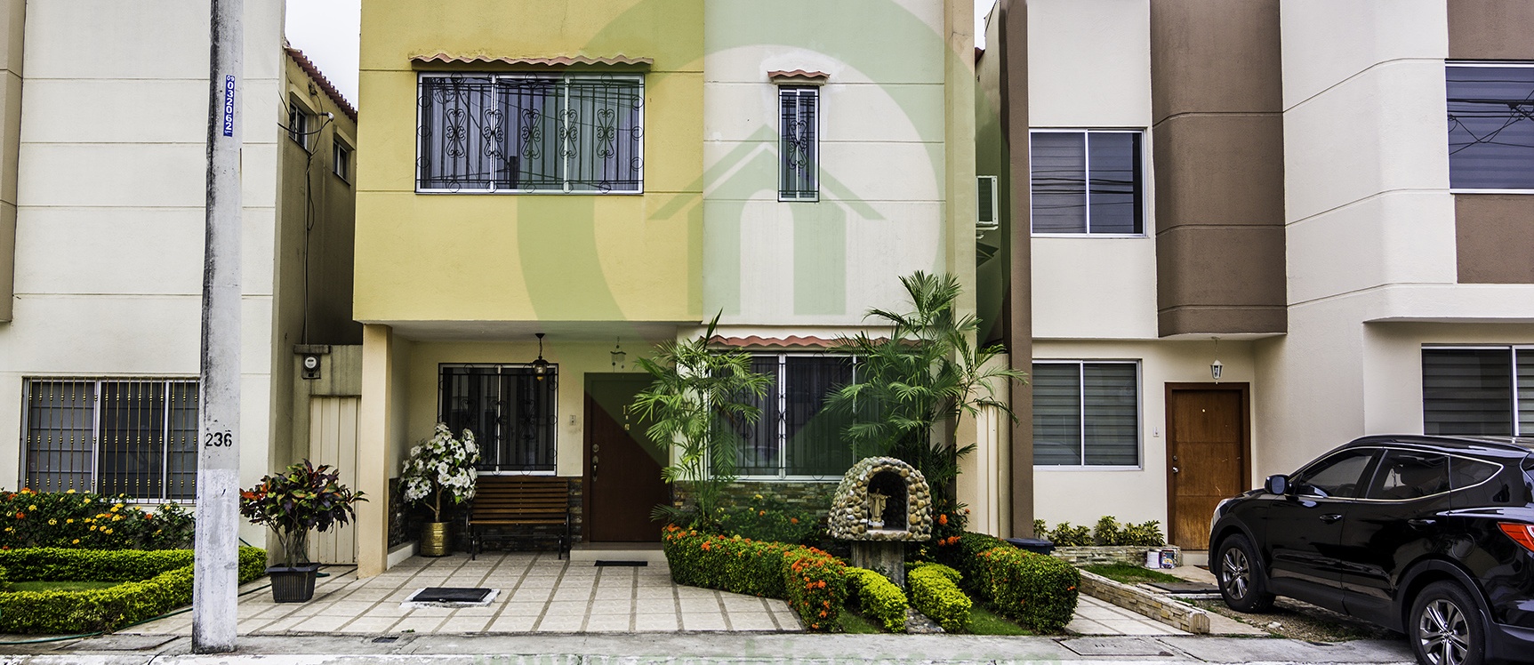 Casa en venta en Urbanización Castilla vía a Samborondón GeoBienes - Casa en venta en Urbanización Castilla vía a Samborondón - Plusvalia Guayaquil Casas de venta y alquiler Inmobiliaria Ecuador