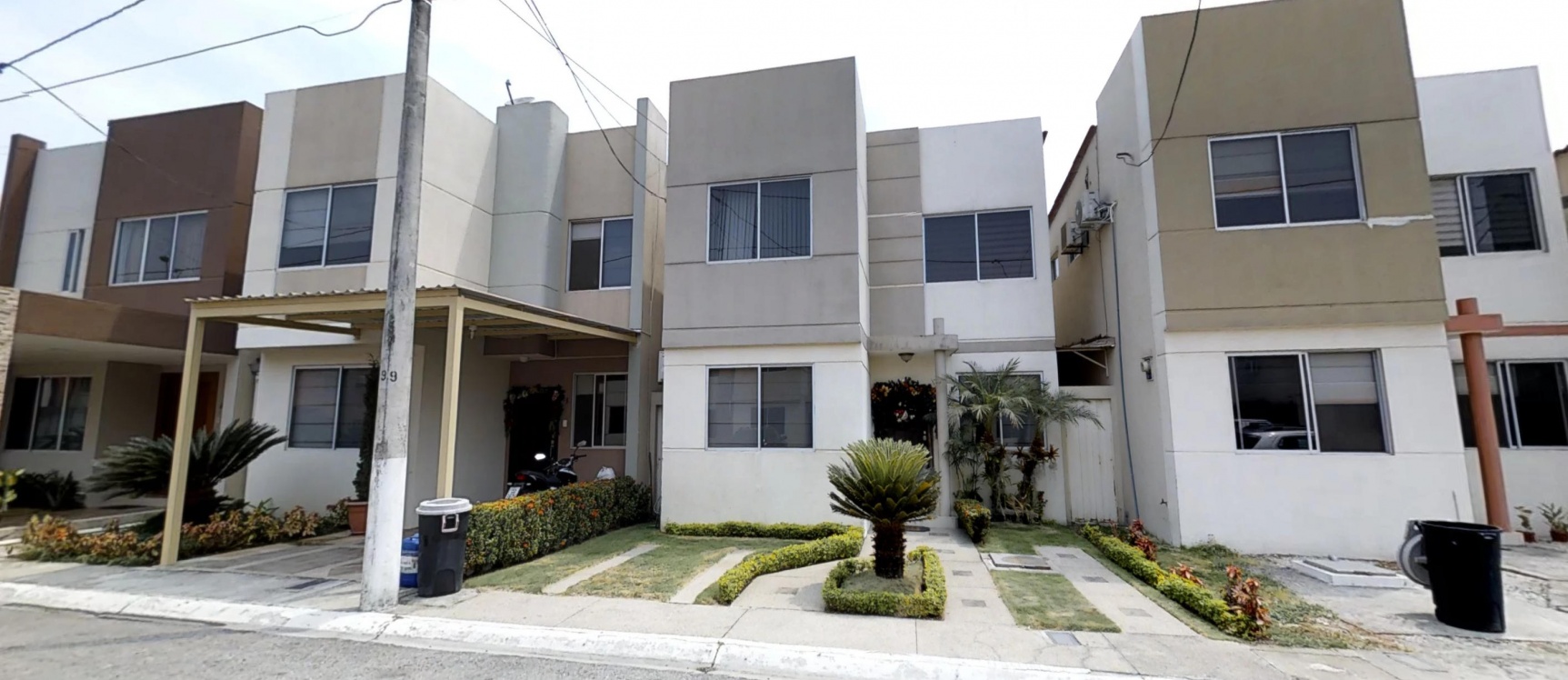 GeoBienes - Casa en venta en urbanización Castilla Via Samborondon  - Plusvalia Guayaquil Casas de venta y alquiler Inmobiliaria Ecuador