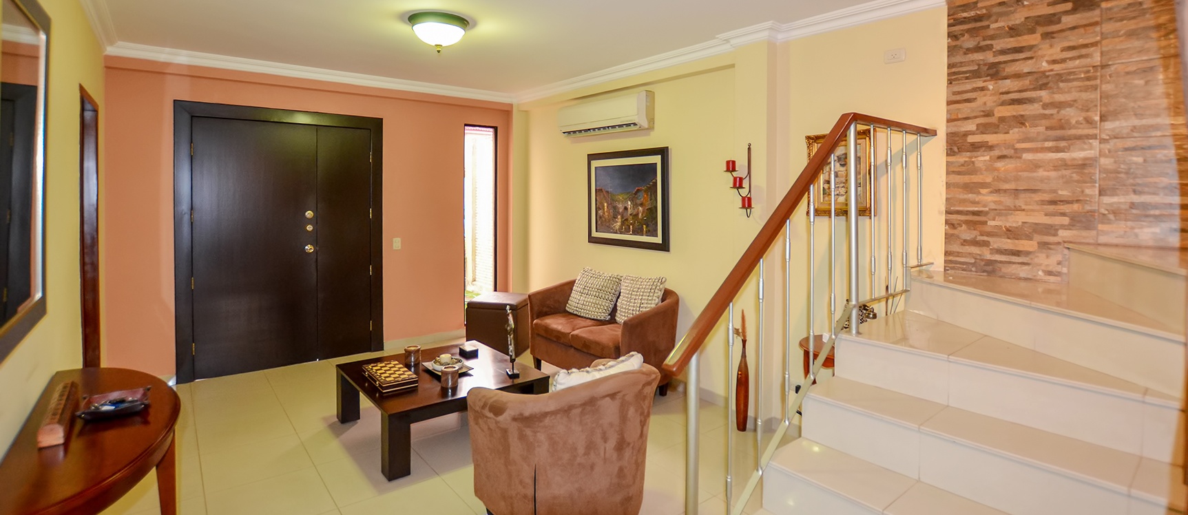 Casa en venta en urbanización Ciudad Celeste sector Vía Samborondón GeoBienes - Casa en venta en urbanización Ciudad Celeste sector Vía Samborondón - Plusvalia Guayaquil Casas de venta y alquiler Inmobiliaria Ecuador