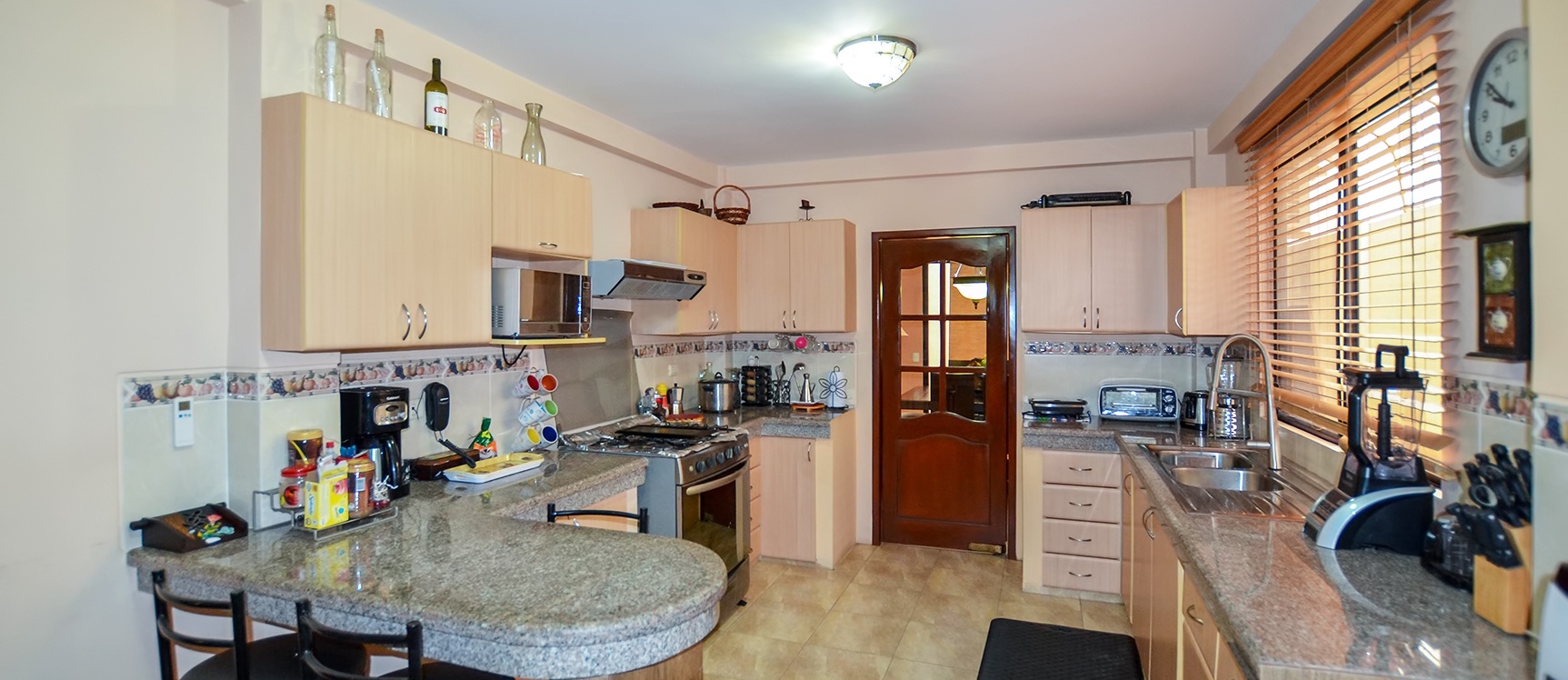 Casa en venta en urbanización Ciudad Celeste sector Vía Samborondón GeoBienes - Casa en venta en urbanización Ciudad Celeste sector Vía Samborondón - Plusvalia Guayaquil Casas de venta y alquiler Inmobiliaria Ecuador