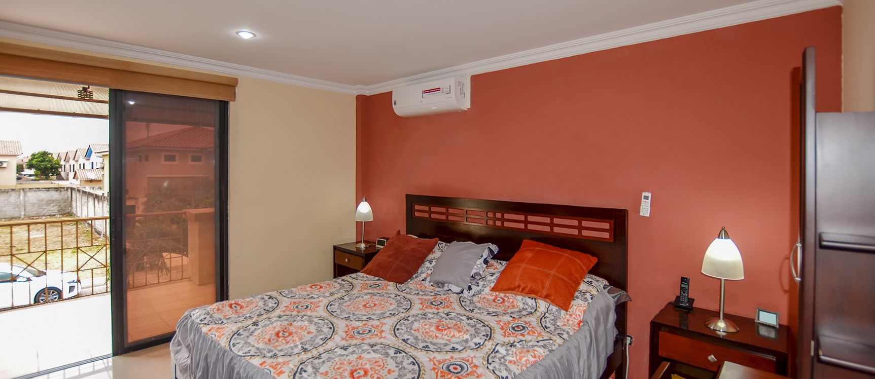 Casa en venta en urbanización Ciudad Celeste sector Vía Samborondón GeoBienes - Casa en venta en urbanización Ciudad Celeste sector Vía Samborondón - Plusvalia Guayaquil Casas de venta y alquiler Inmobiliaria Ecuador