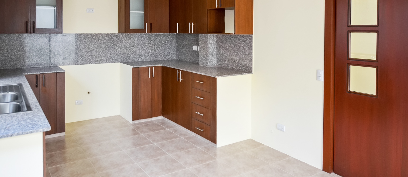 Casa en venta en urbanización Ciudad Celeste sector Vía Samborondón GeoBienes - Casa en venta en Urbanización Ciudad Celeste sector Vía Samborondón - Plusvalia Guayaquil Casas de venta y alquiler Inmobiliaria Ecuador