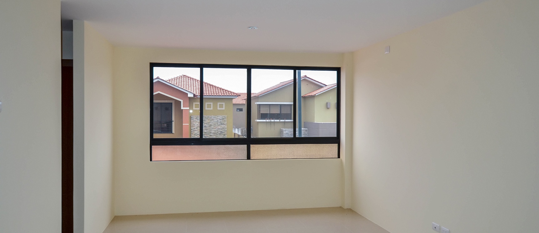 Casa en venta en urbanización Ciudad Celeste sector Vía Samborondón GeoBienes - Casa en venta en Urbanización Ciudad Celeste sector Vía Samborondón - Plusvalia Guayaquil Casas de venta y alquiler Inmobiliaria Ecuador