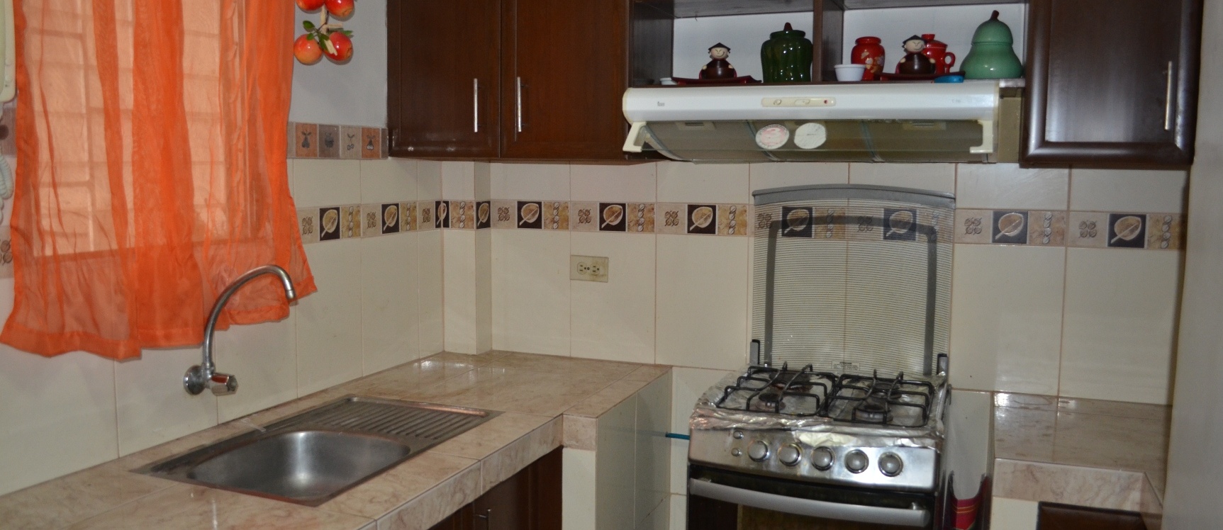 Casa en venta en urbanizacion Colinas del Sol sector via daule GeoBienes - Casa en venta en urbanización Colinas del Sol sector vía Daule - Plusvalia Guayaquil Casas de venta y alquiler Inmobiliaria Ecuador