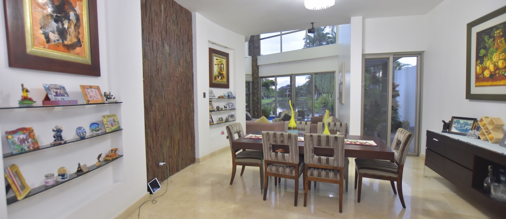 GeoBienes - Casa en venta en urbanización Laguna del Sol, Samborondón - Plusvalia Guayaquil Casas de venta y alquiler Inmobiliaria Ecuador
