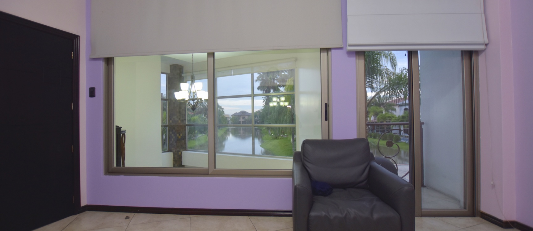 Casa en venta en urbanización Laguna del Sol, Samborondón GeoBienes - Casa en venta en urbanización Laguna del Sol, Samborondón - Plusvalia Guayaquil Casas de venta y alquiler Inmobiliaria Ecuador
