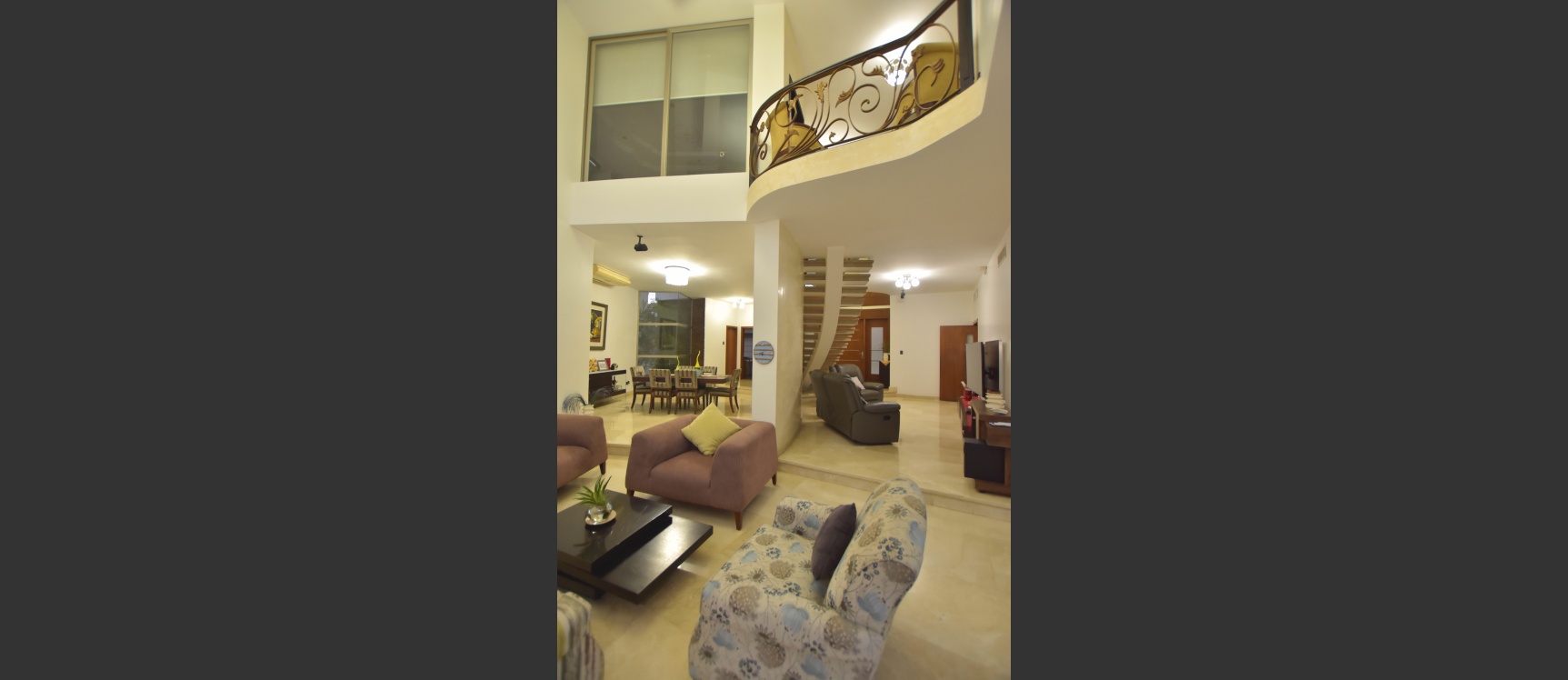 Casa en venta en urbanización Laguna del Sol, Samborondón GeoBienes - Casa en venta en urbanización Laguna del Sol, Samborondón - Plusvalia Guayaquil Casas de venta y alquiler Inmobiliaria Ecuador