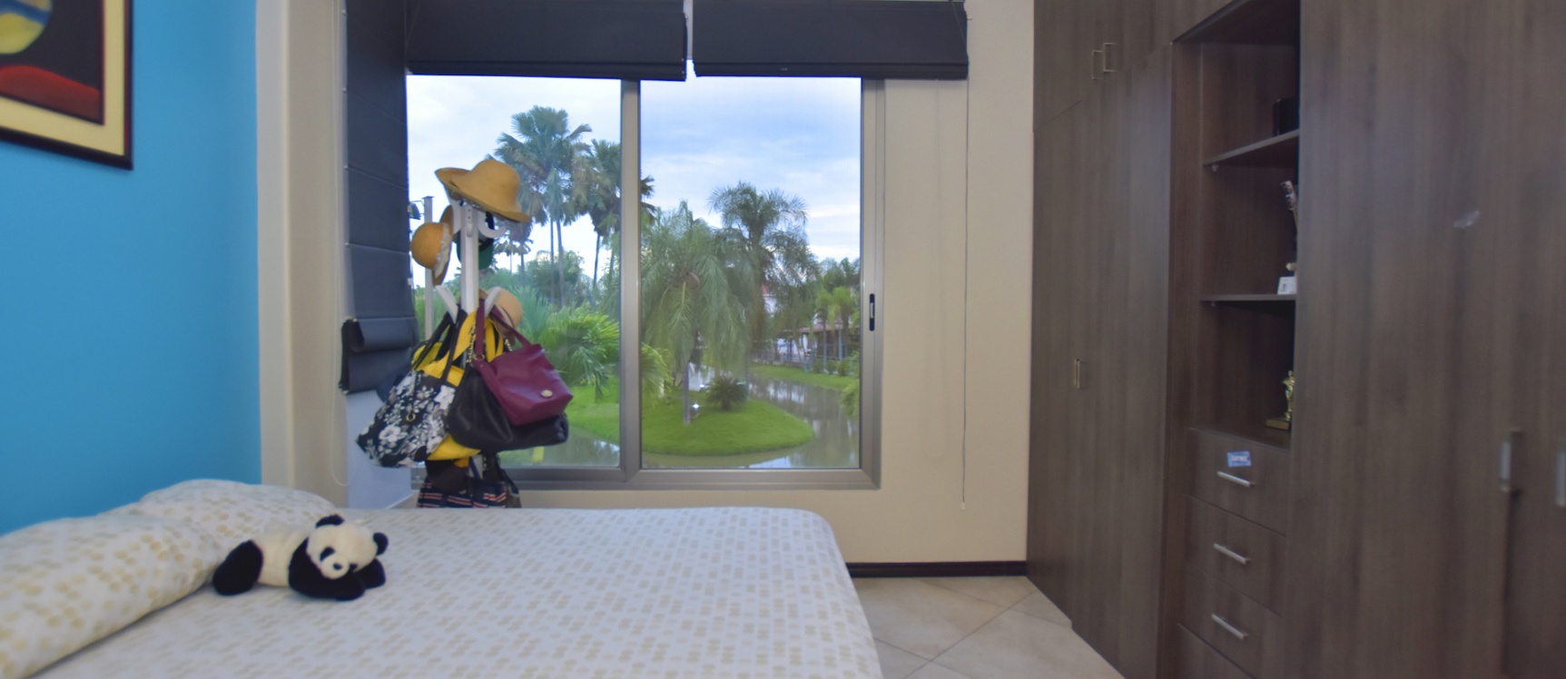 Casa en venta en urbanización Laguna del Sol, Samborondón GeoBienes - Casa en venta en urbanización Laguna del Sol, Samborondón - Plusvalia Guayaquil Casas de venta y alquiler Inmobiliaria Ecuador