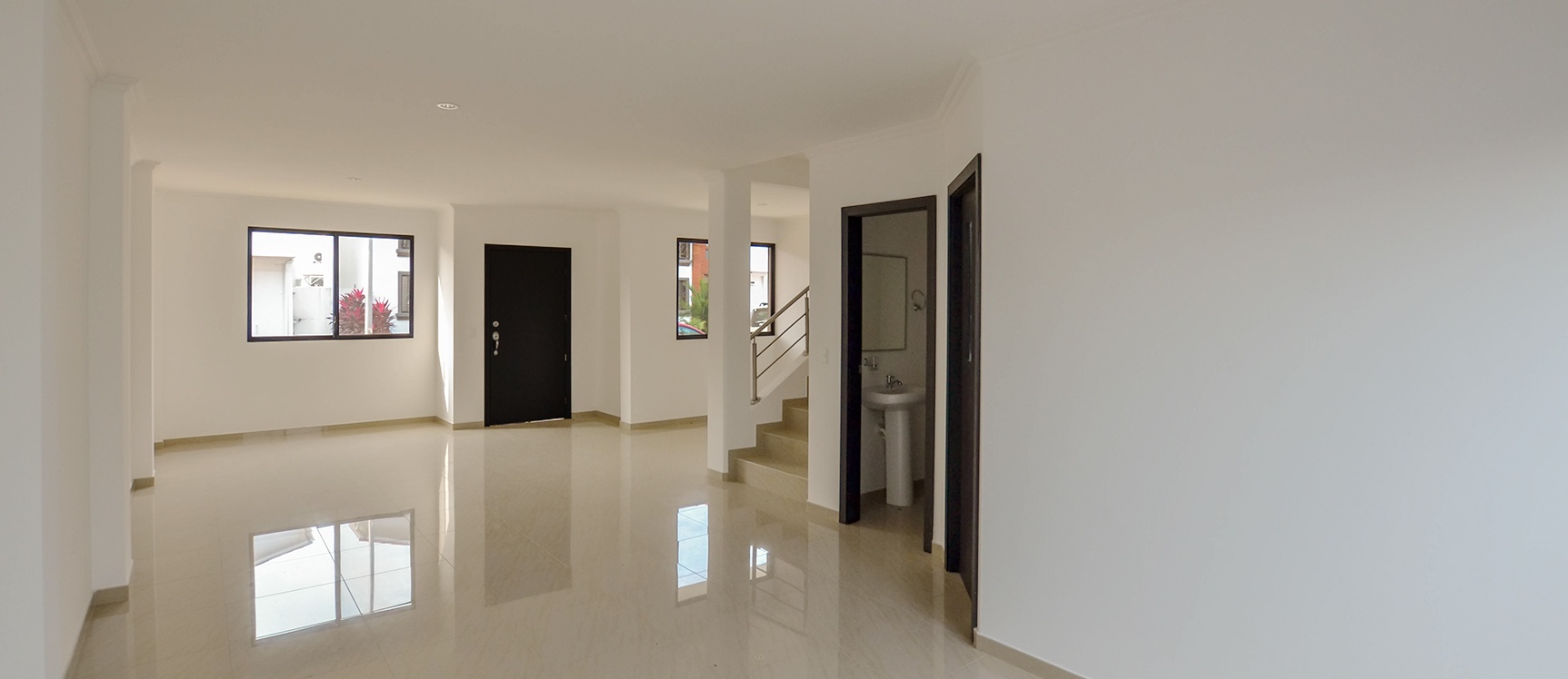 GeoBienes - Casa en venta en urbanización Napoli vía a Samborondón - Plusvalia Guayaquil Casas de venta y alquiler Inmobiliaria Ecuador