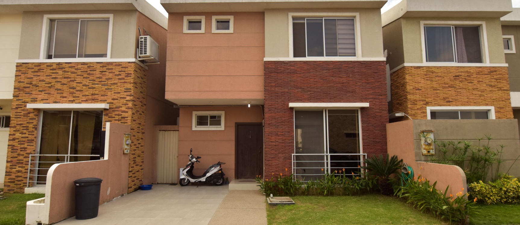 Casa en venta en urbanización San Sebastián GeoBienes - Casa en venta en urbanización San Sebastián - Plusvalia Guayaquil Casas de venta y alquiler Inmobiliaria Ecuador