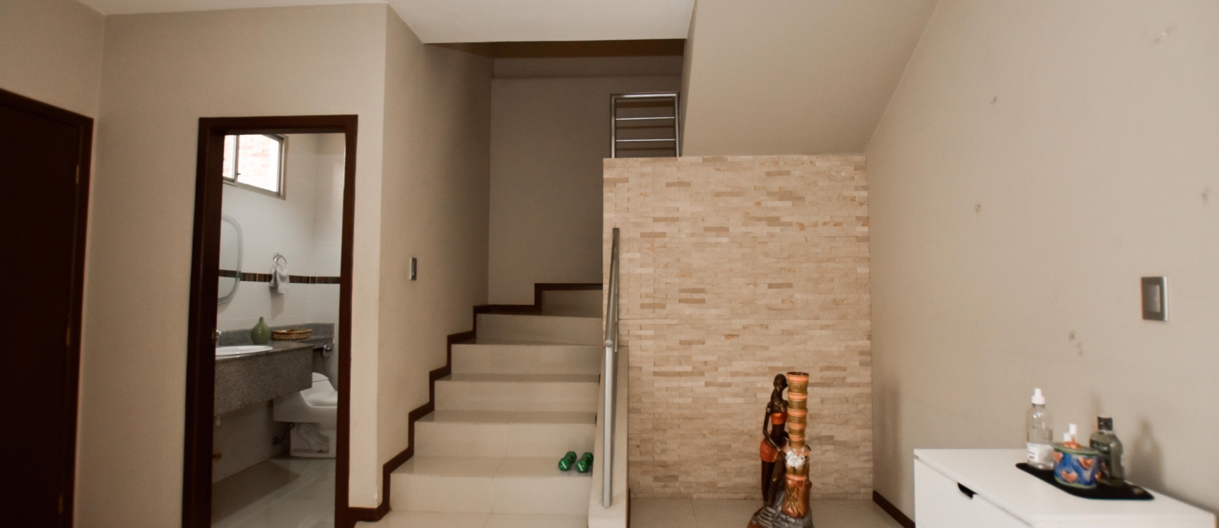 GeoBienes - Casa en venta en urbanización San Sebastián - Plusvalia Guayaquil Casas de venta y alquiler Inmobiliaria Ecuador